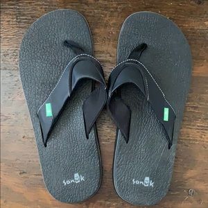 Men’s Sanuk flip flops size 10